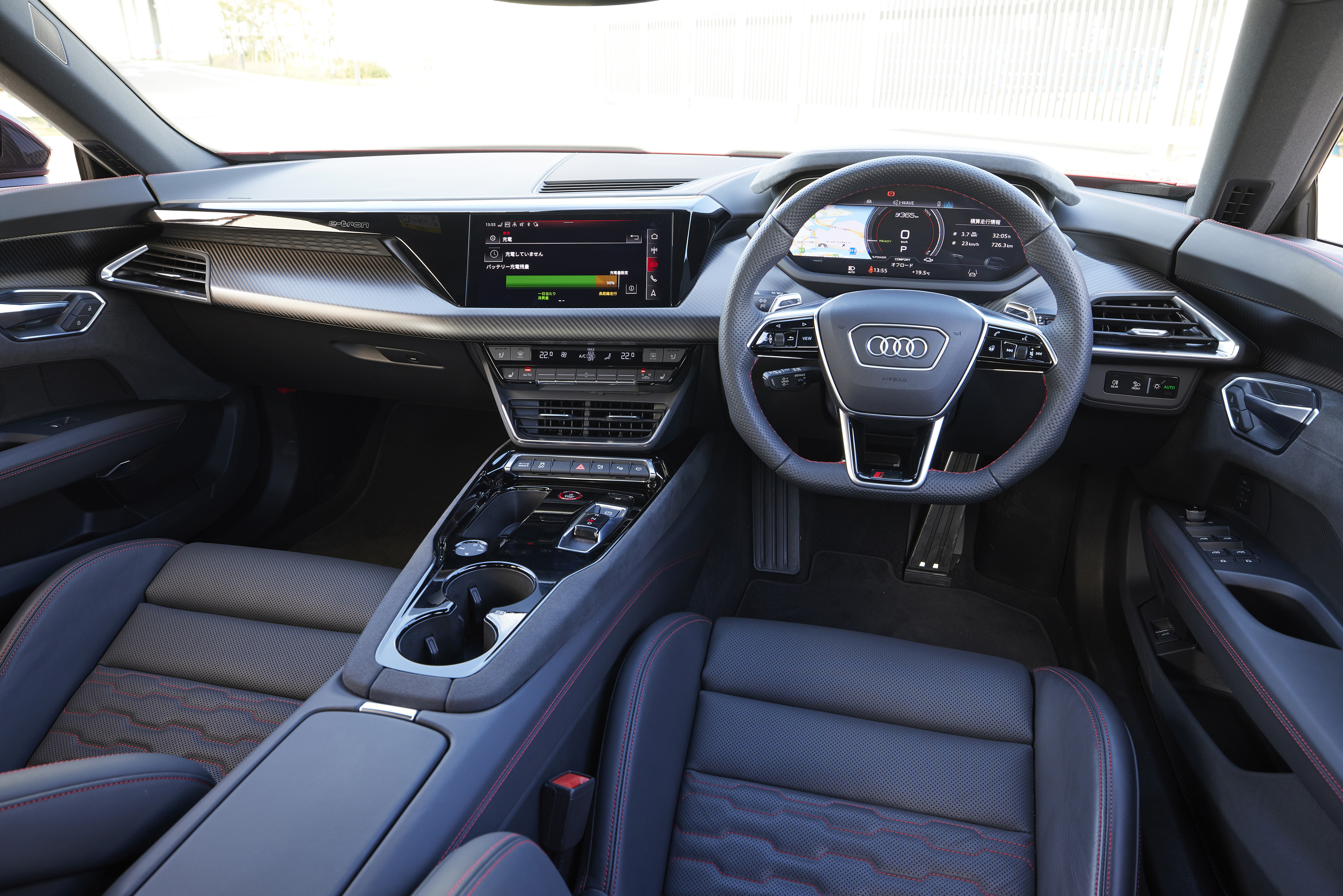 Audi RS e-tron GT：まるでSFの世界に入り込んだよう THE RAKE JAPAN The Modern Voice of  Classic Elegance