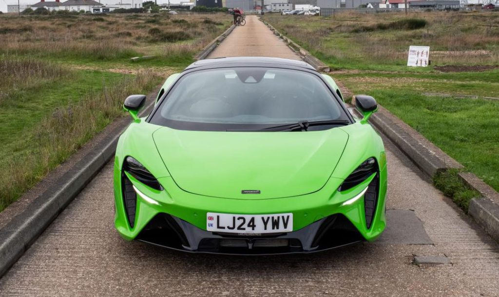 究極の楽しさを追求：マクラーレン「アルトゥーラ スパイダー」 | THE