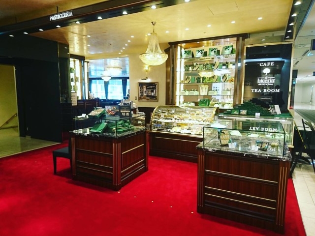 新宿店外観