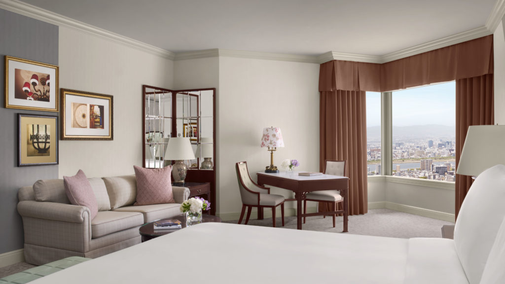 Lower-Floor-Junior-Suite-King-