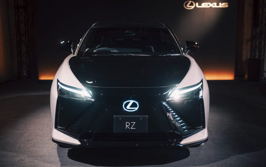 LEXUSが示す、ふたつのクルマの未来 | THE RAKE JAPAN ザ・レイク